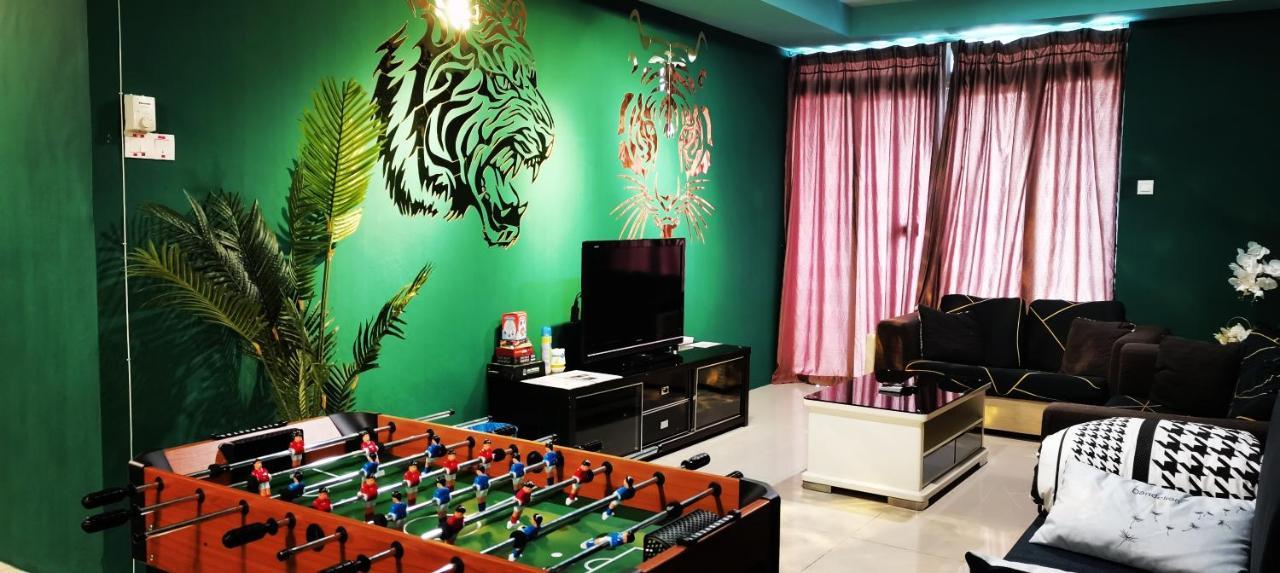 Cozy Forest Themed Homestay 4 Bedroom Куала-Лумпур Екстер'єр фото